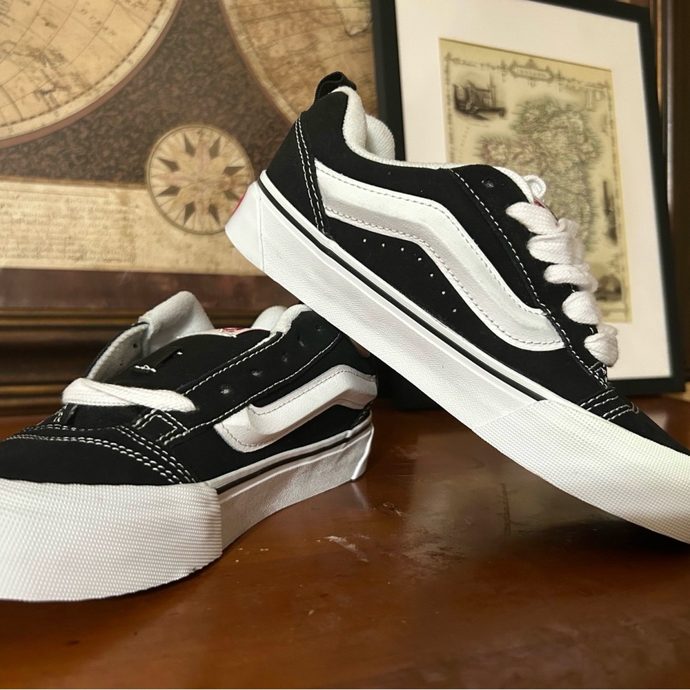 Vans • KNU Skool Classic Sneakers • Black/White Suede • Women’s 7.5 - Picture 9 of 10